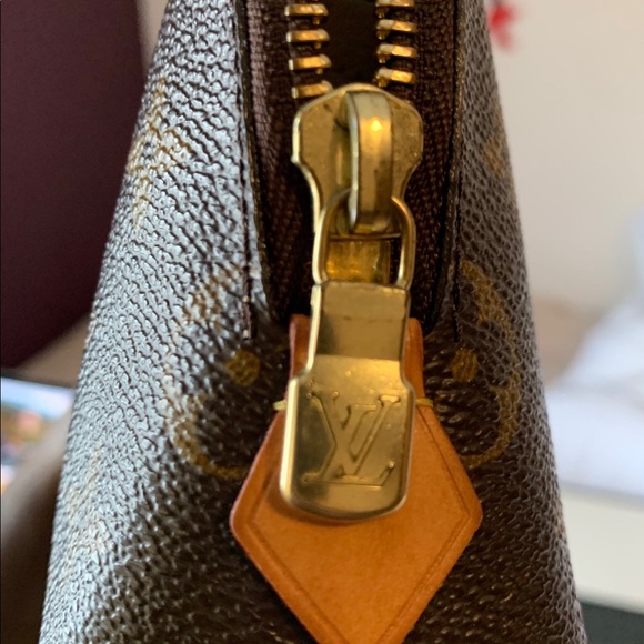 (Sold off Poshmark) Louis Vuitton Cosmetic Pouch GM - Picture 3 of 7